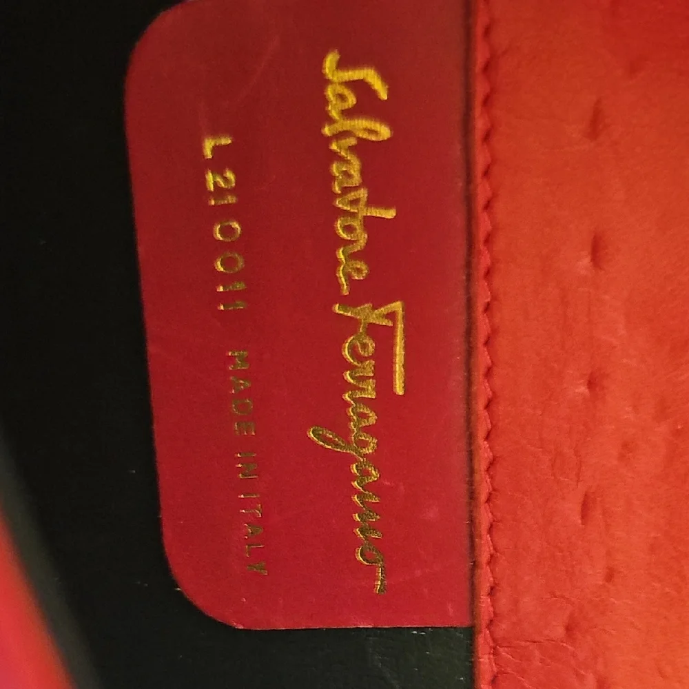 Vintage Salvatore Ferragamo Gancini Red Leather Crossbody Clutch - Picture 4 of 7